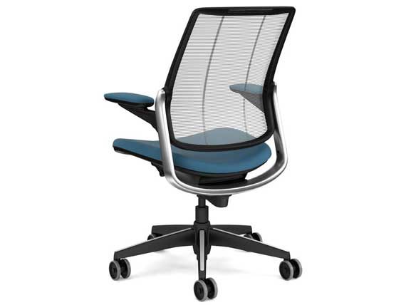 17_humanscale_diffrient_smart_chair_3.jpg