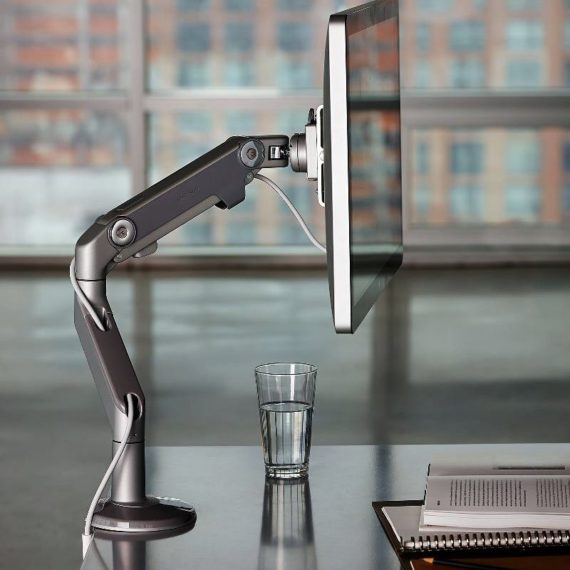 17_humanscale_m8_monitor_arm_edit6.jpg